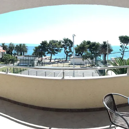 Morango アパート ポドストラナ