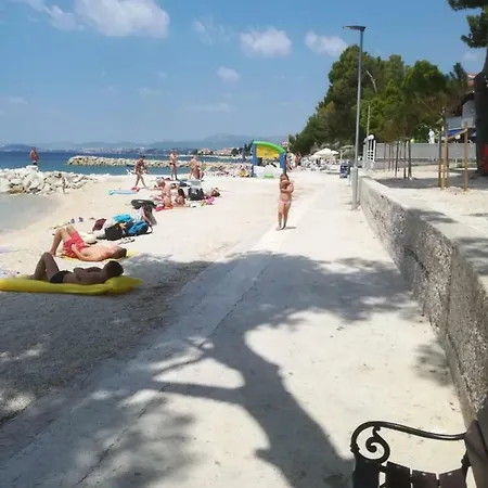 Morango * ポドストラナ